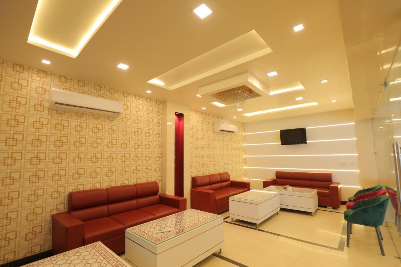Hotel Sahib'S Red Carpet - The Family & Corporate Hotel Agra  Exteriör bild